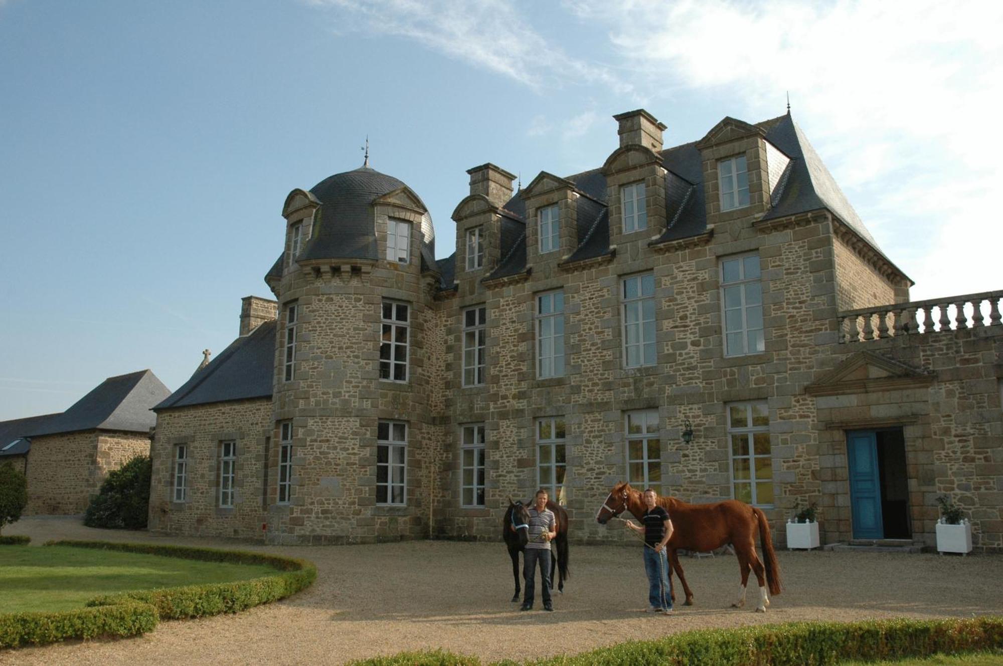 Chateau Du Bois-Guy Golf Parigné Exterior foto